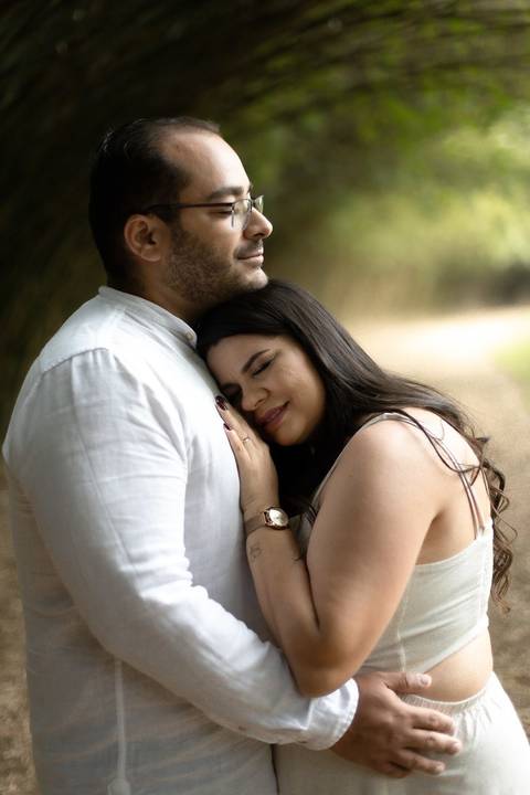 As melhores ideias e inspirações criativas de fotos de ensaio pré casamento registradas por fotógrafos profissionais de eventos da empresa Criativus Foto e Vídeo no Parque Cemucam'