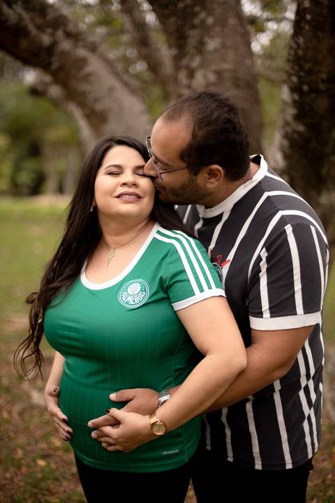 As melhores ideias e inspirações criativas de fotos de ensaio pré casamento registradas por fotógrafos profissionais de eventos da empresa Criativus Foto e Vídeo no Parque Cemucam'