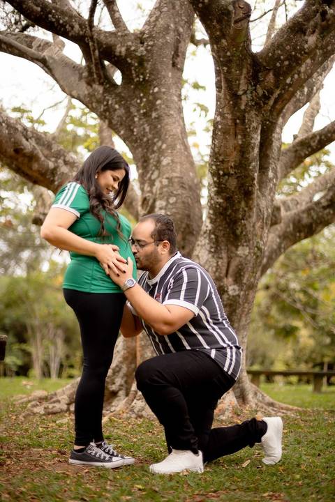 As melhores ideias e inspirações criativas de fotos de ensaio pré casamento registradas por fotógrafos profissionais de eventos da empresa Criativus Foto e Vídeo no Parque Cemucam'