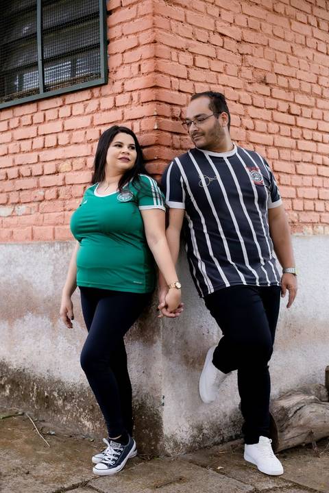 As melhores ideias e inspirações criativas de fotos de ensaio pré casamento registradas por fotógrafos profissionais de eventos da empresa Criativus Foto e Vídeo no Parque Cemucam'