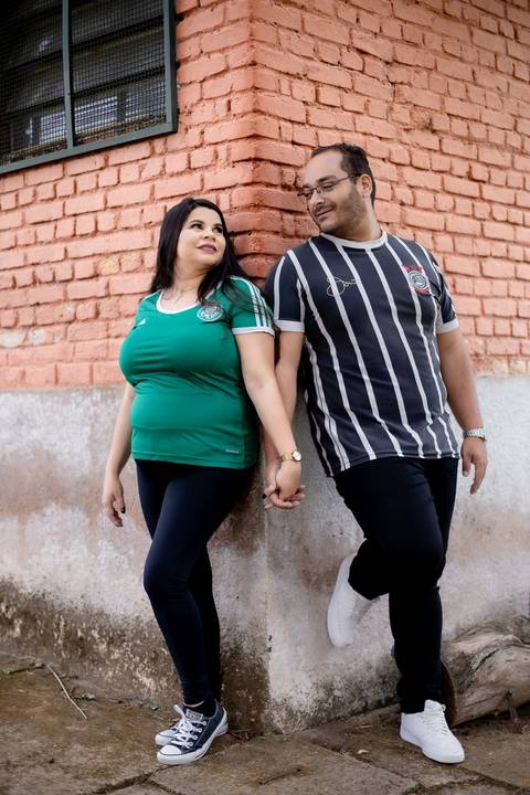 As melhores ideias e inspirações criativas de fotos de ensaio pré casamento registradas por fotógrafos profissionais de eventos da empresa Criativus Foto e Vídeo no Parque Cemucam'