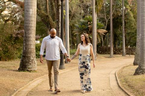 As melhores ideias e inspirações criativas de fotos de ensaio pré casamento registradas por fotógrafos profissionais de eventos da empresa Criativus Foto e Vídeo no  Parque da Luz'