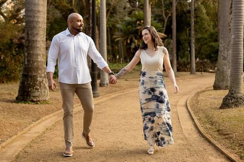 As melhores ideias e inspirações criativas de fotos de ensaio pré casamento registradas por fotógrafos profissionais de eventos da empresa Criativus Foto e Vídeo no  Parque da Luz'