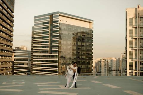 As melhores ideias e inspirações criativas de fotos de casamento registradas por fotógrafos profissionais de eventos da empresa Criativus Foto e Vídeo no Heliponto em São Paulo'