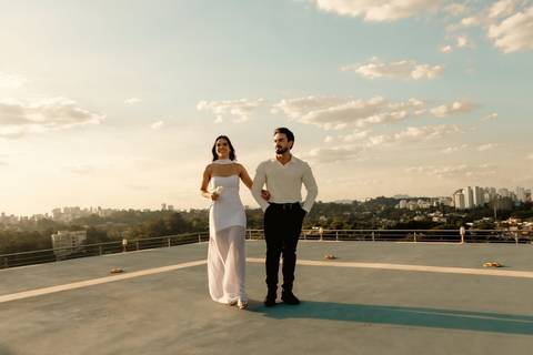 As melhores ideias e inspirações criativas de fotos de casamento registradas por fotógrafos profissionais de eventos da empresa Criativus Foto e Vídeo no Heliponto em São Paulo'