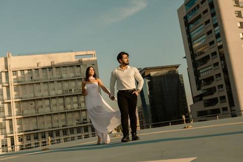 As melhores ideias e inspirações criativas de fotos de casamento registradas por fotógrafos profissionais de eventos da empresa Criativus Foto e Vídeo no Heliponto em São Paulo'