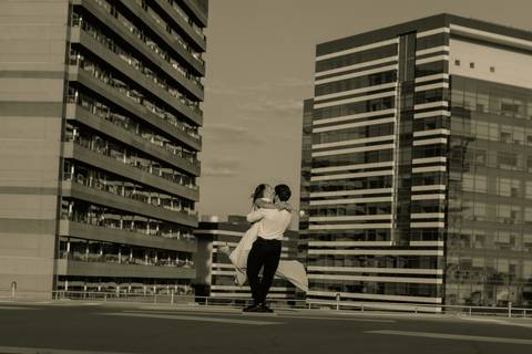 As melhores ideias e inspirações criativas de fotos de casamento registradas por fotógrafos profissionais de eventos da empresa Criativus Foto e Vídeo no Heliponto em São Paulo'