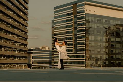 As melhores ideias e inspirações criativas de fotos de casamento registradas por fotógrafos profissionais de eventos da empresa Criativus Foto e Vídeo no Heliponto em São Paulo'