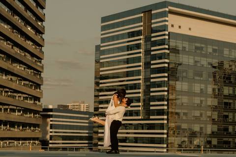 As melhores ideias e inspirações criativas de fotos de casamento registradas por fotógrafos profissionais de eventos da empresa Criativus Foto e Vídeo no Heliponto em São Paulo'