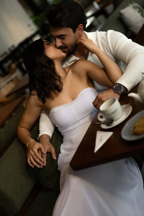 As melhores ideias e inspirações criativas de fotos de casamento registradas por fotógrafos profissionais de eventos da empresa Criativus Foto e Vídeo feito em no Santo Café em São Paulo'