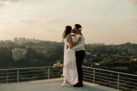 As melhores ideias e inspirações criativas de fotos de casamento registradas por fotógrafos profissionais de eventos da empresa Criativus Foto e Vídeo no Heliponto em São Paulo'