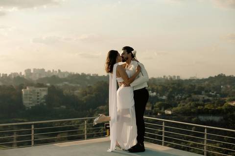 As melhores ideias e inspirações criativas de fotos de casamento registradas por fotógrafos profissionais de eventos da empresa Criativus Foto e Vídeo no Heliponto em São Paulo'