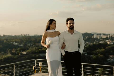 As melhores ideias e inspirações criativas de fotos de casamento registradas por fotógrafos profissionais de eventos da empresa Criativus Foto e Vídeo no Heliponto em São Paulo'