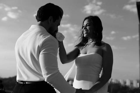 As melhores ideias e inspirações criativas de fotos de casamento registradas por fotógrafos profissionais de eventos da empresa Criativus Foto e Vídeo no Heliponto em São Paulo'