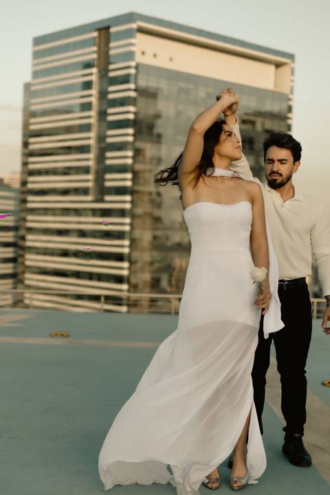 As melhores ideias e inspirações criativas de fotos de casamento registradas por fotógrafos profissionais de eventos da empresa Criativus Foto e Vídeo no Heliponto em São Paulo'