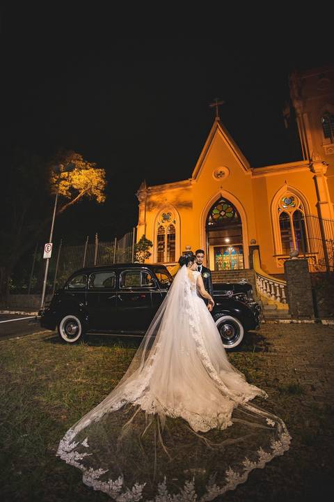 As melhores ideias e inspirações criativas de fotos de casamento registradas por fotógrafos profissionais de eventos da empresa Criativus Foto e Vídeo na igreja católica Paróquia Nossa Senhora do Carmo'