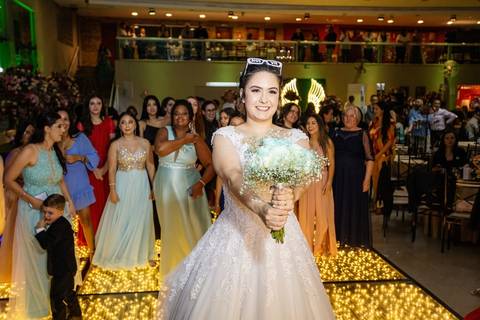 As melhores ideias e inspirações criativas de fotos de casamento registradas por fotógrafos profissionais de eventos da empresa Criativus Foto e Vídeo no Buffet La Felicitá'