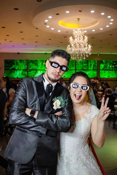 As melhores ideias e inspirações criativas de fotos de casamento registradas por fotógrafos profissionais de eventos da empresa Criativus Foto e Vídeo no Buffet La Felicitá'