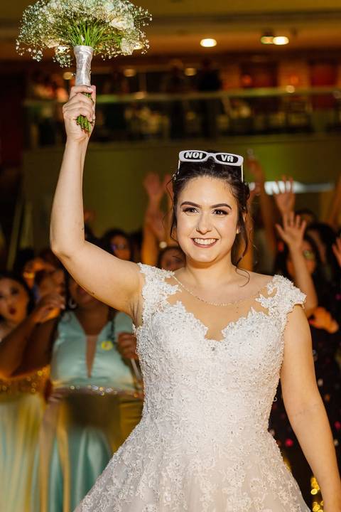 As melhores ideias e inspirações criativas de fotos de casamento registradas por fotógrafos profissionais de eventos da empresa Criativus Foto e Vídeo no Buffet La Felicitá'