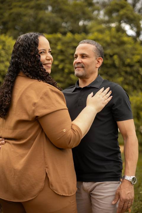 As melhores ideias e inspirações criativas de fotos de ensaio de Bodas de 25 anos registradas por fotógrafos profissionais de eventos da empresa Criativus Foto e Vídeo no Museu do Ipiranga'