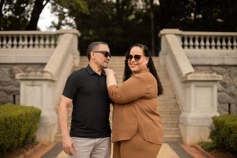 As melhores ideias e inspirações criativas de fotos de ensaio de Bodas de 25 anos registradas por fotógrafos profissionais de eventos da empresa Criativus Foto e Vídeo no Museu do Ipiranga'