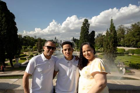 As melhores ideias e inspirações criativas de fotos de ensaio de Bodas de 25 anos registradas por fotógrafos profissionais de eventos da empresa Criativus Foto e Vídeo no Museu do Ipiranga'