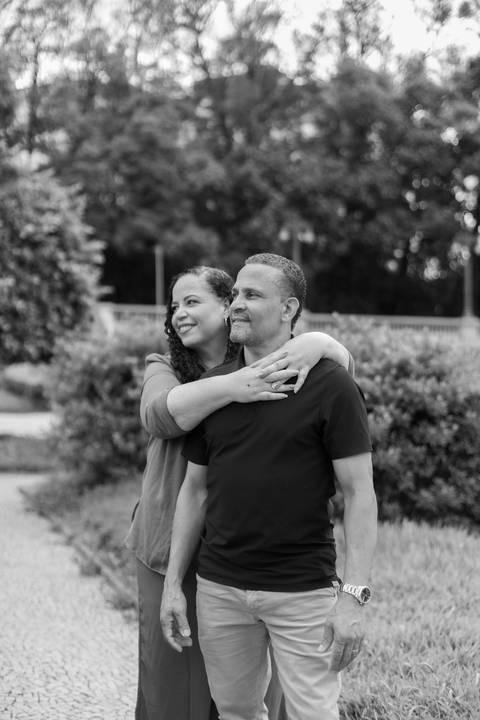 As melhores ideias e inspirações criativas de fotos de ensaio de Bodas de 25 anos registradas por fotógrafos profissionais de eventos da empresa Criativus Foto e Vídeo no Museu do Ipiranga'