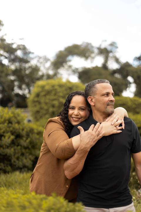 As melhores ideias e inspirações criativas de fotos de ensaio de Bodas de 25 anos registradas por fotógrafos profissionais de eventos da empresa Criativus Foto e Vídeo no Museu do Ipiranga'