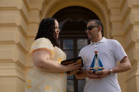 As melhores ideias e inspirações criativas de fotos de ensaio de Bodas de 25 anos registradas por fotógrafos profissionais de eventos da empresa Criativus Foto e Vídeo no Museu do Ipiranga'