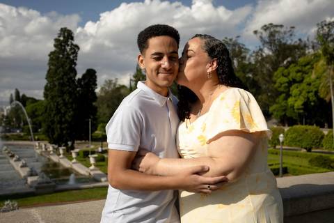 As melhores ideias e inspirações criativas de fotos de ensaio de Bodas de 25 anos registradas por fotógrafos profissionais de eventos da empresa Criativus Foto e Vídeo no Museu do Ipiranga'