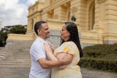 As melhores ideias e inspirações criativas de fotos de ensaio de Bodas de 25 anos registradas por fotógrafos profissionais de eventos da empresa Criativus Foto e Vídeo no Museu do Ipiranga'