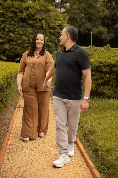 As melhores ideias e inspirações criativas de fotos de ensaio de Bodas de 25 anos registradas por fotógrafos profissionais de eventos da empresa Criativus Foto e Vídeo no Museu do Ipiranga'