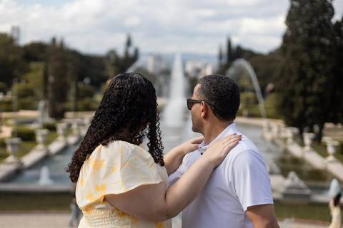 As melhores ideias e inspirações criativas de fotos de ensaio de Bodas de 25 anos registradas por fotógrafos profissionais de eventos da empresa Criativus Foto e Vídeo no Museu do Ipiranga'