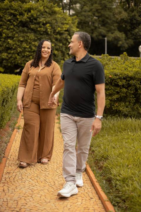 As melhores ideias e inspirações criativas de fotos de ensaio de Bodas de 25 anos registradas por fotógrafos profissionais de eventos da empresa Criativus Foto e Vídeo no Museu do Ipiranga'