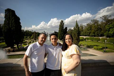 As melhores ideias e inspirações criativas de fotos de ensaio de Bodas de 25 anos registradas por fotógrafos profissionais de eventos da empresa Criativus Foto e Vídeo no Museu do Ipiranga'