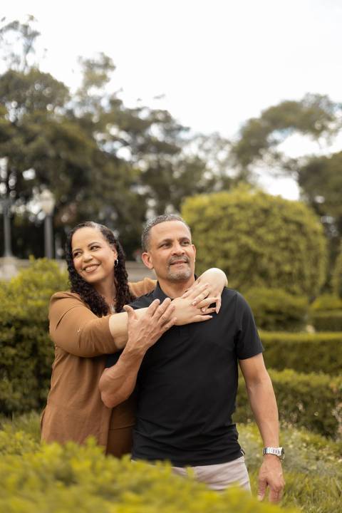 As melhores ideias e inspirações criativas de fotos de ensaio de Bodas de 25 anos registradas por fotógrafos profissionais de eventos da empresa Criativus Foto e Vídeo no Museu do Ipiranga'