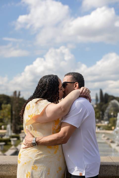 As melhores ideias e inspirações criativas de fotos de ensaio de Bodas de 25 anos registradas por fotógrafos profissionais de eventos da empresa Criativus Foto e Vídeo no Museu do Ipiranga'