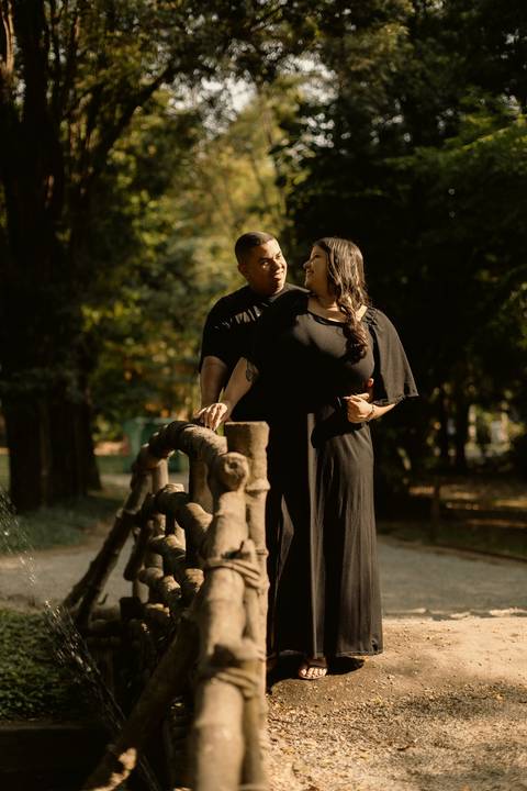 As melhores ideias e inspirações criativas de fotos de ensaio pré casamento registradas por fotógrafos profissionais de eventos da empresa Criativus Foto e Vídeo no  Parque da Luz - SP'