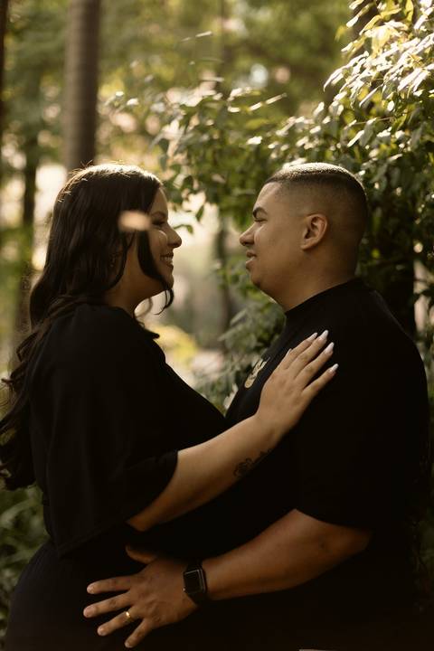 As melhores ideias e inspirações criativas de fotos de ensaio pré casamento registradas por fotógrafos profissionais de eventos da empresa Criativus Foto e Vídeo no  Parque da Luz - SP'