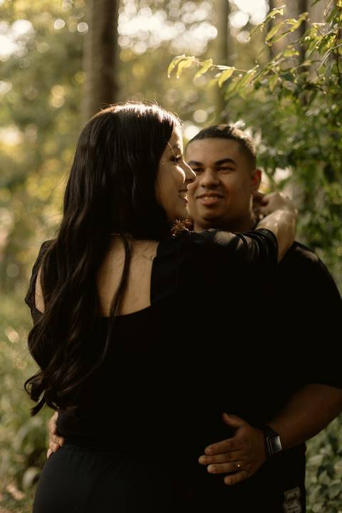 As melhores ideias e inspirações criativas de fotos de ensaio pré casamento registradas por fotógrafos profissionais de eventos da empresa Criativus Foto e Vídeo no  Parque da Luz - SP'