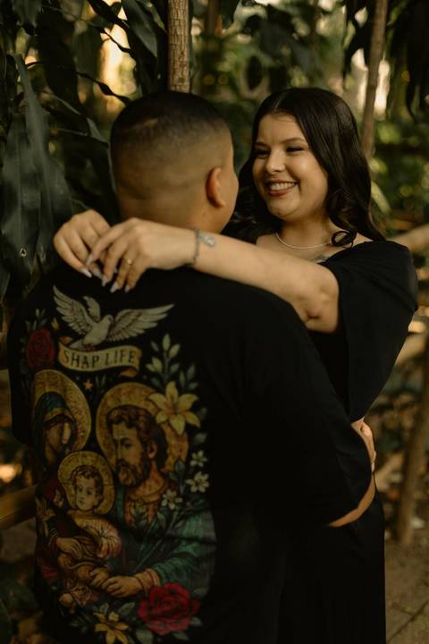 As melhores ideias e inspirações criativas de fotos de ensaio pré casamento registradas por fotógrafos profissionais de eventos da empresa Criativus Foto e Vídeo no  Parque da Luz - SP'