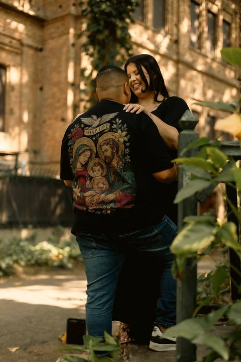 As melhores ideias e inspirações criativas de fotos de ensaio pré casamento registradas por fotógrafos profissionais de eventos da empresa Criativus Foto e Vídeo no  Parque da Luz - SP'