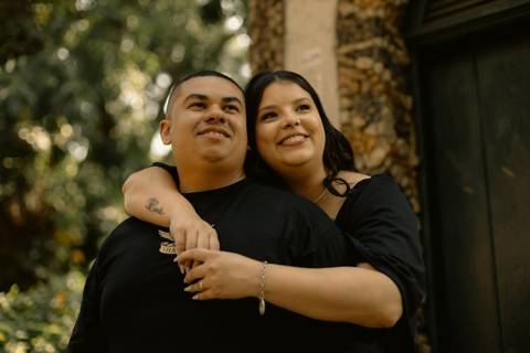 As melhores ideias e inspirações criativas de fotos de ensaio pré casamento registradas por fotógrafos profissionais de eventos da empresa Criativus Foto e Vídeo no  Parque da Luz - SP'