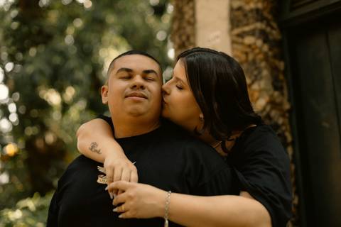 As melhores ideias e inspirações criativas de fotos de ensaio pré casamento registradas por fotógrafos profissionais de eventos da empresa Criativus Foto e Vídeo no  Parque da Luz - SP'