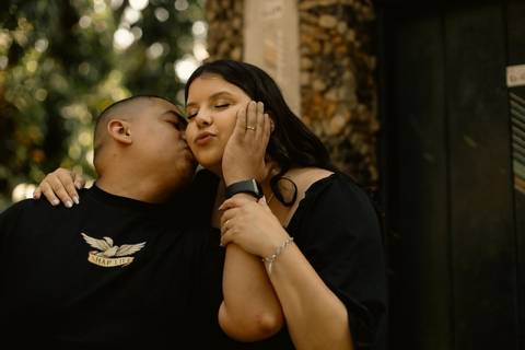 As melhores ideias e inspirações criativas de fotos de ensaio pré casamento registradas por fotógrafos profissionais de eventos da empresa Criativus Foto e Vídeo no  Parque da Luz - SP'