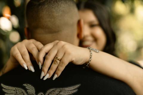 As melhores ideias e inspirações criativas de fotos de ensaio pré casamento registradas por fotógrafos profissionais de eventos da empresa Criativus Foto e Vídeo no  Parque da Luz - SP'