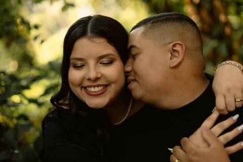 As melhores ideias e inspirações criativas de fotos de ensaio pré casamento registradas por fotógrafos profissionais de eventos da empresa Criativus Foto e Vídeo no  Parque da Luz - SP'