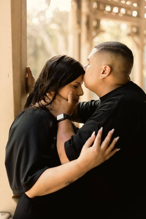 As melhores ideias e inspirações criativas de fotos de ensaio pré casamento registradas por fotógrafos profissionais de eventos da empresa Criativus Foto e Vídeo no  Parque da Luz - SP'