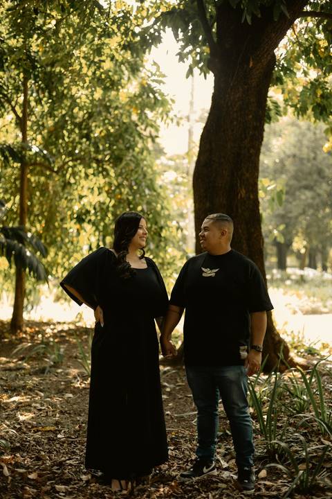 As melhores ideias e inspirações criativas de fotos de ensaio pré casamento registradas por fotógrafos profissionais de eventos da empresa Criativus Foto e Vídeo no  Parque da Luz - SP'