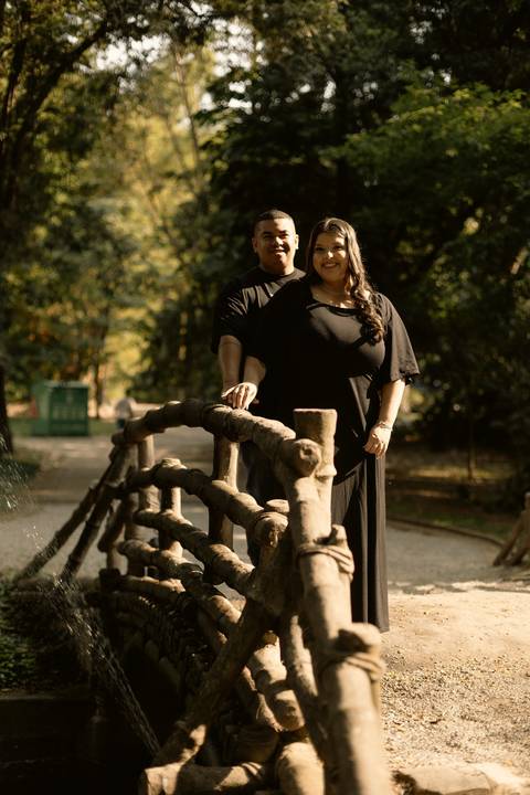 As melhores ideias e inspirações criativas de fotos de ensaio pré casamento registradas por fotógrafos profissionais de eventos da empresa Criativus Foto e Vídeo no  Parque da Luz - SP'